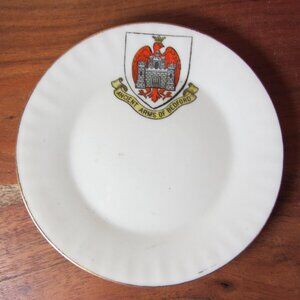 W.H. Goss crested china vintage Ancient Arms of Bedford plate (GC051 Grace)